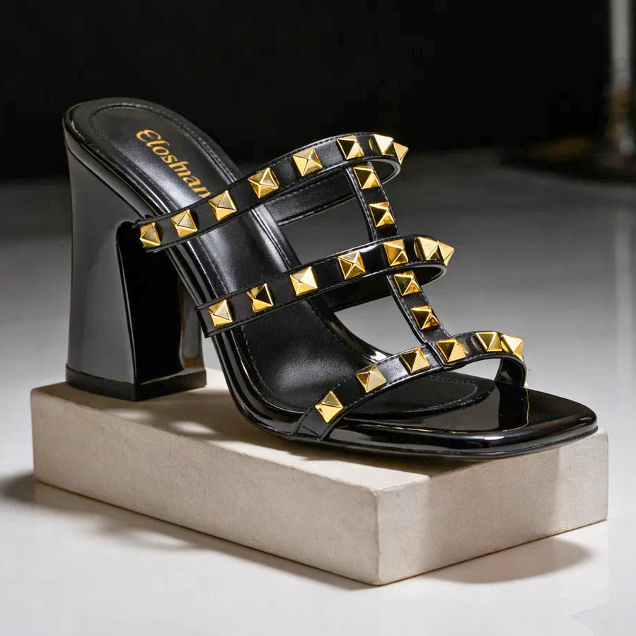 Tacones de bloque Atelier Vera Forma Milano, modelo Marcella, en color neutro, con diseño elegante y suelas resistentes.