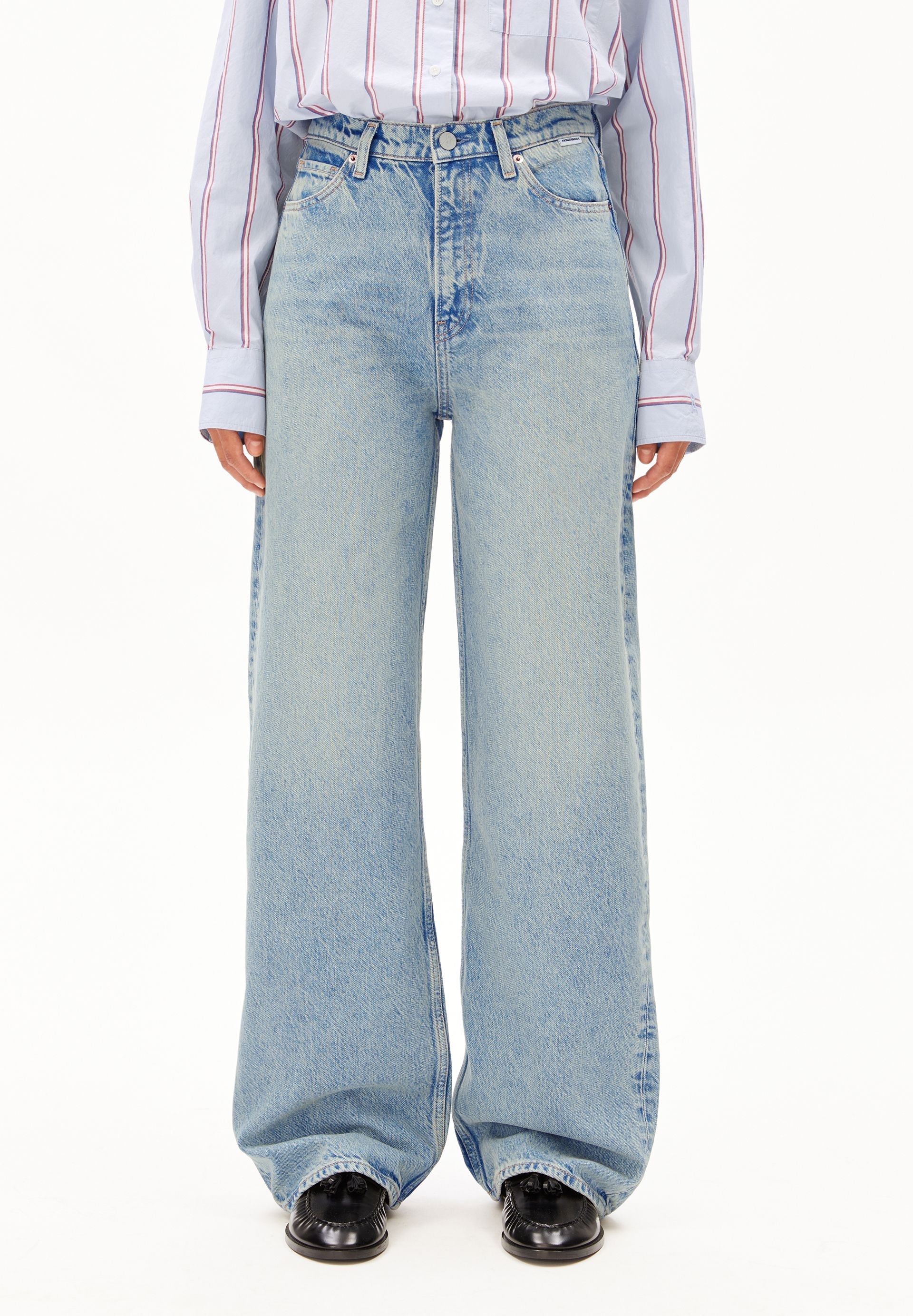 CCL ENIJAA by ARMEDANGELS, featuring a stylish design with a soft fabric and a relaxed fit in a neutral color.