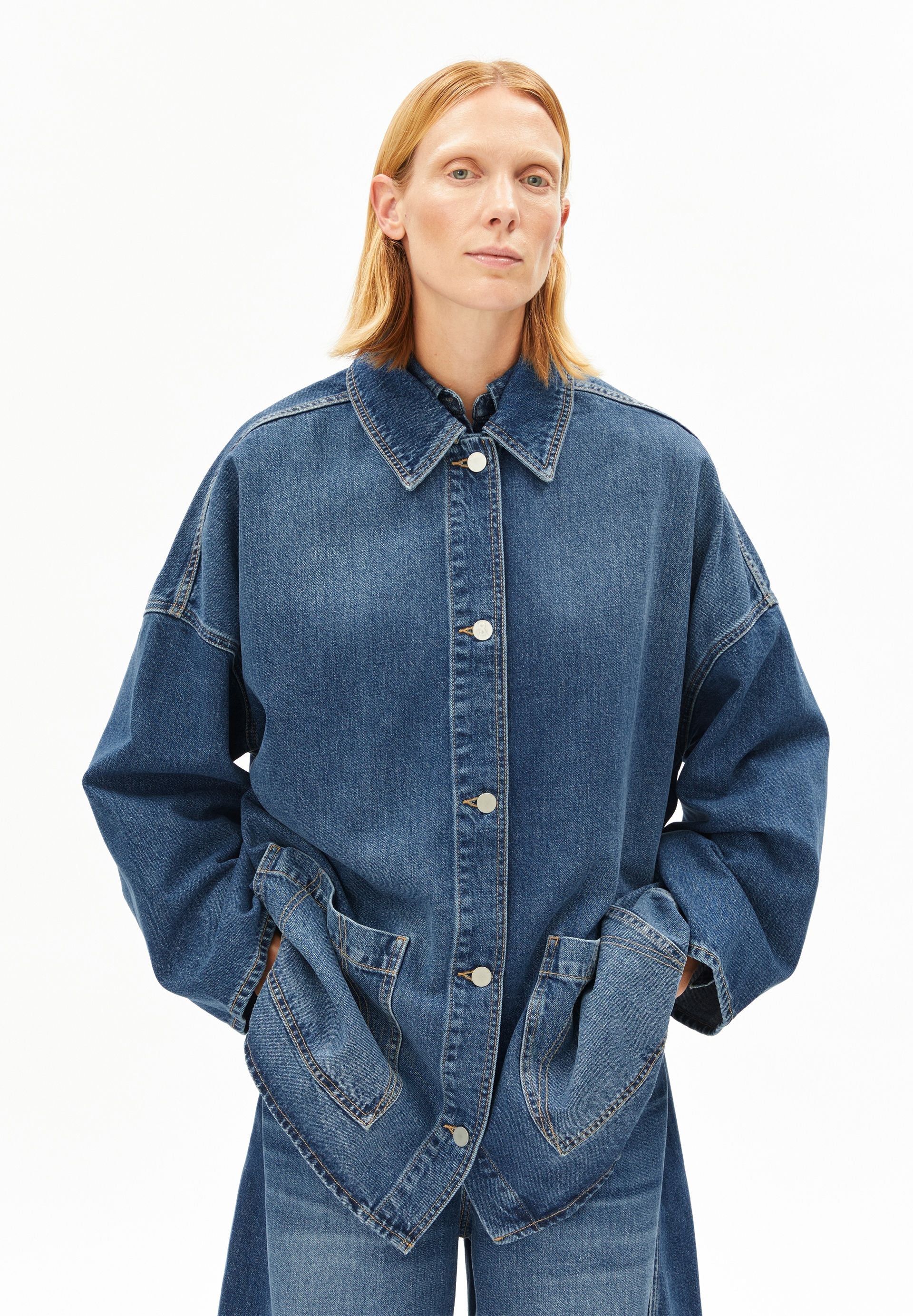 ARMEDANGELS DRAAPY JEANSJACKE in fade, showcasing a stylish denim jacket with a relaxed fit and classic design.