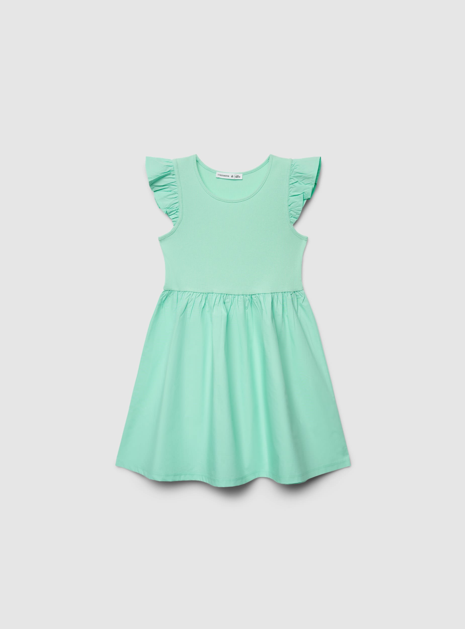 Vestido skater de Terranova en color sólido con mangas de volante, estilo versátil y moderno para ocasiones casuales.
