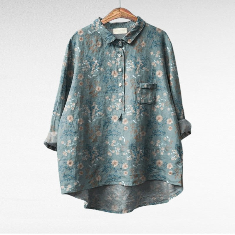 Camiceta elegante de verano Claire de Maison Vellin Paris, con detalles ligeros y estilo sofisticado para días soleados.
