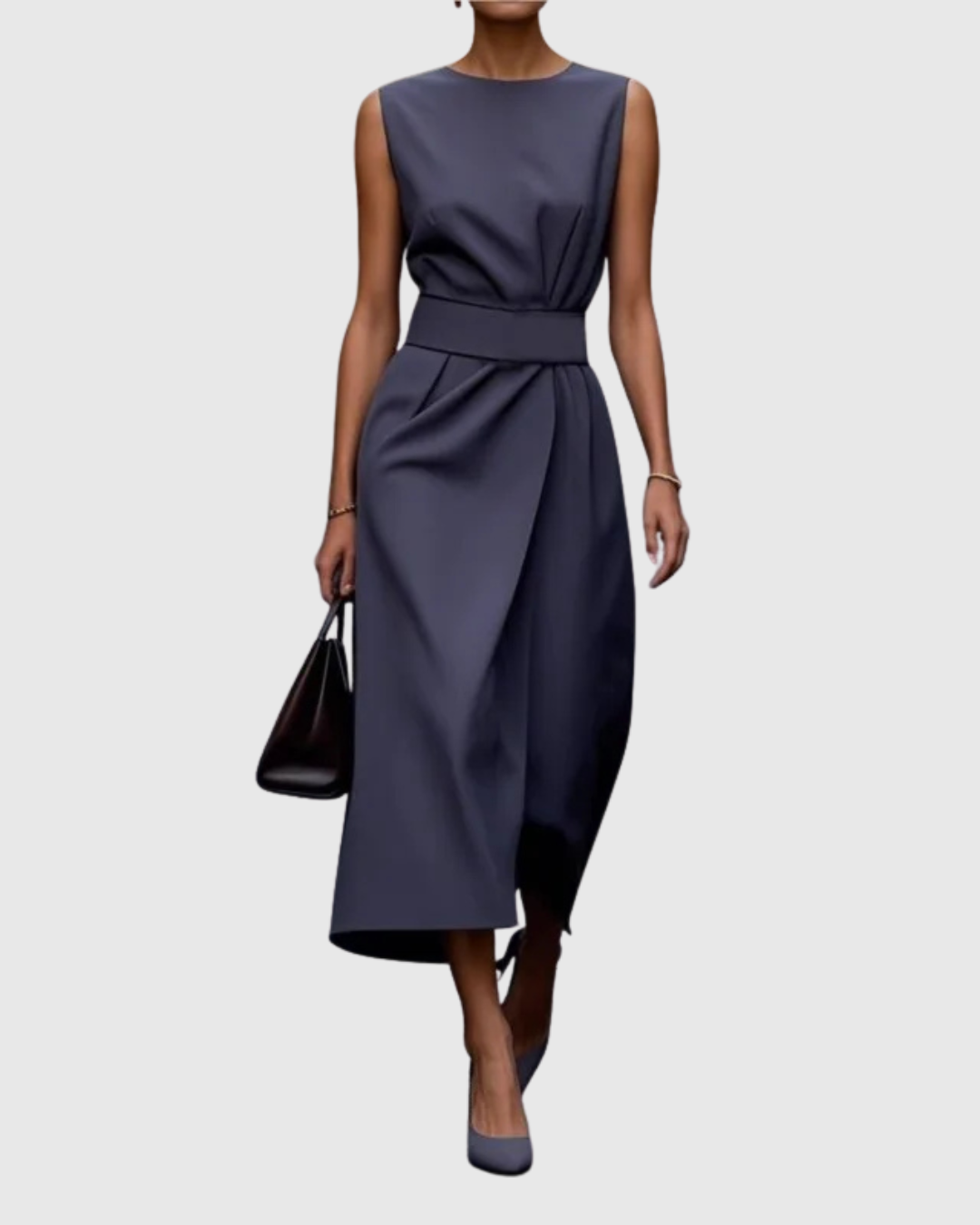 Vestido elegante Aubrielle™ de Atelier Vera Forma Milano con cuello redondo, en tonos neutros, tejido suave y diseño sofisticado.