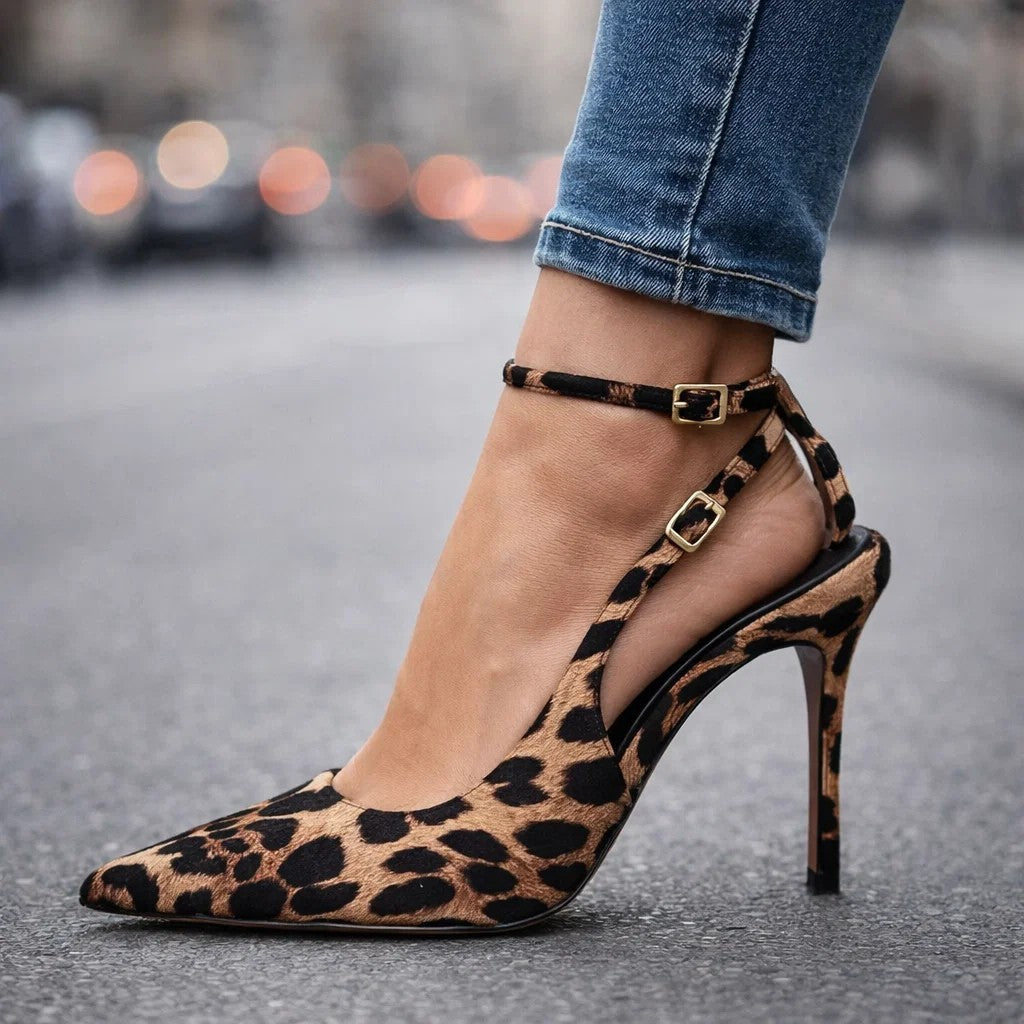 Tacones de firma Natalia Voss de Atelier Vera Forma Milano, estilo elegante y moderno con detalles en el diseño.