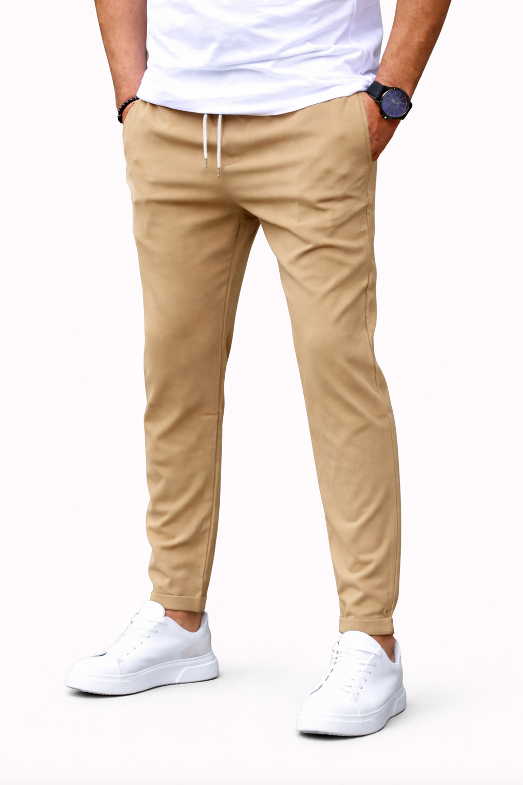 Pantalones de vestir para hombre Karlson Berlin, corte elegante, estilo formal, en color negro, mostrado en vista frontal.