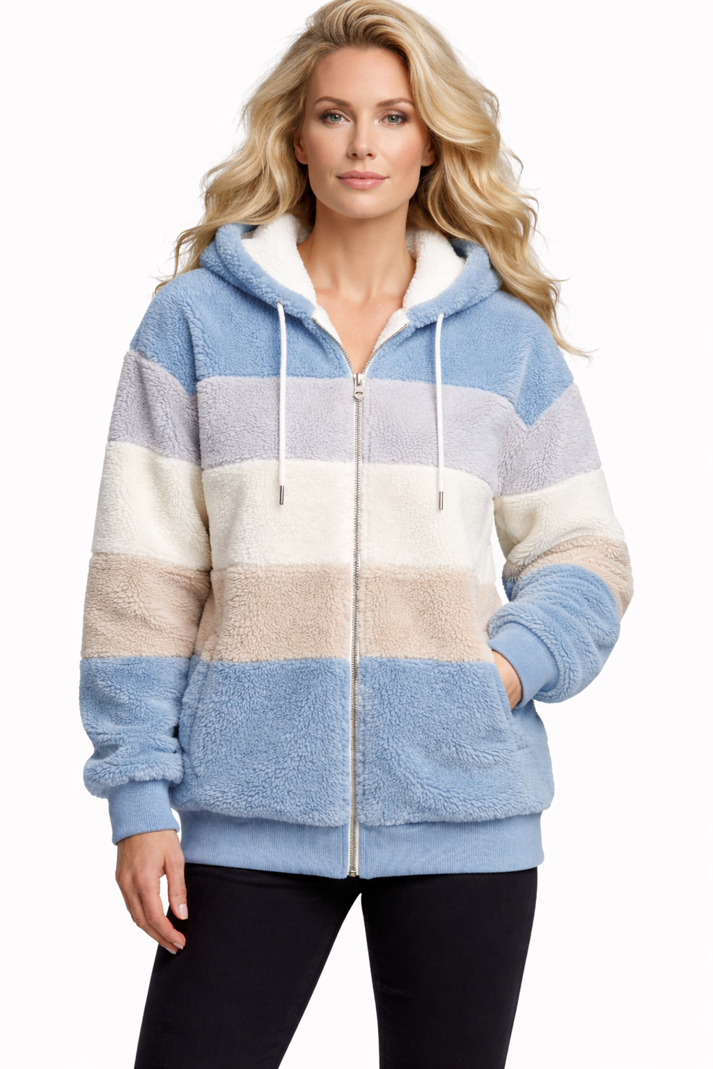 Chaqueta Noir Atelier Mira con forro polar color gris, con cierre frontal y bolsillos laterales, vista frontal.