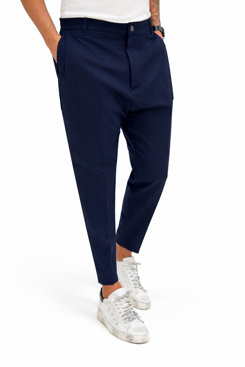 Pantalón hombre MALKUTHA STORE P/E 2026, corte slim tapered, estilo elegante y premium, en color negro con detalles formales