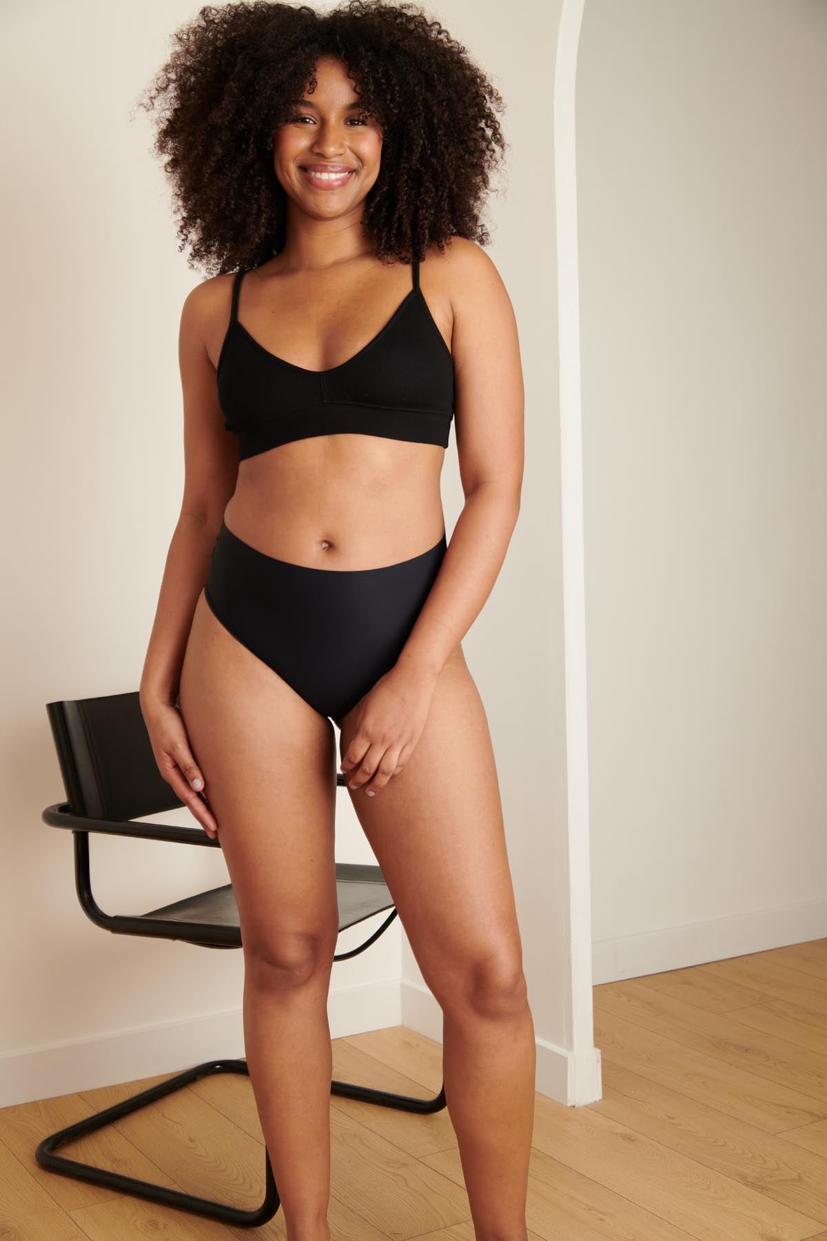 Bragas de cintura alta sin costuras - Pirate Black - Gala Martínez