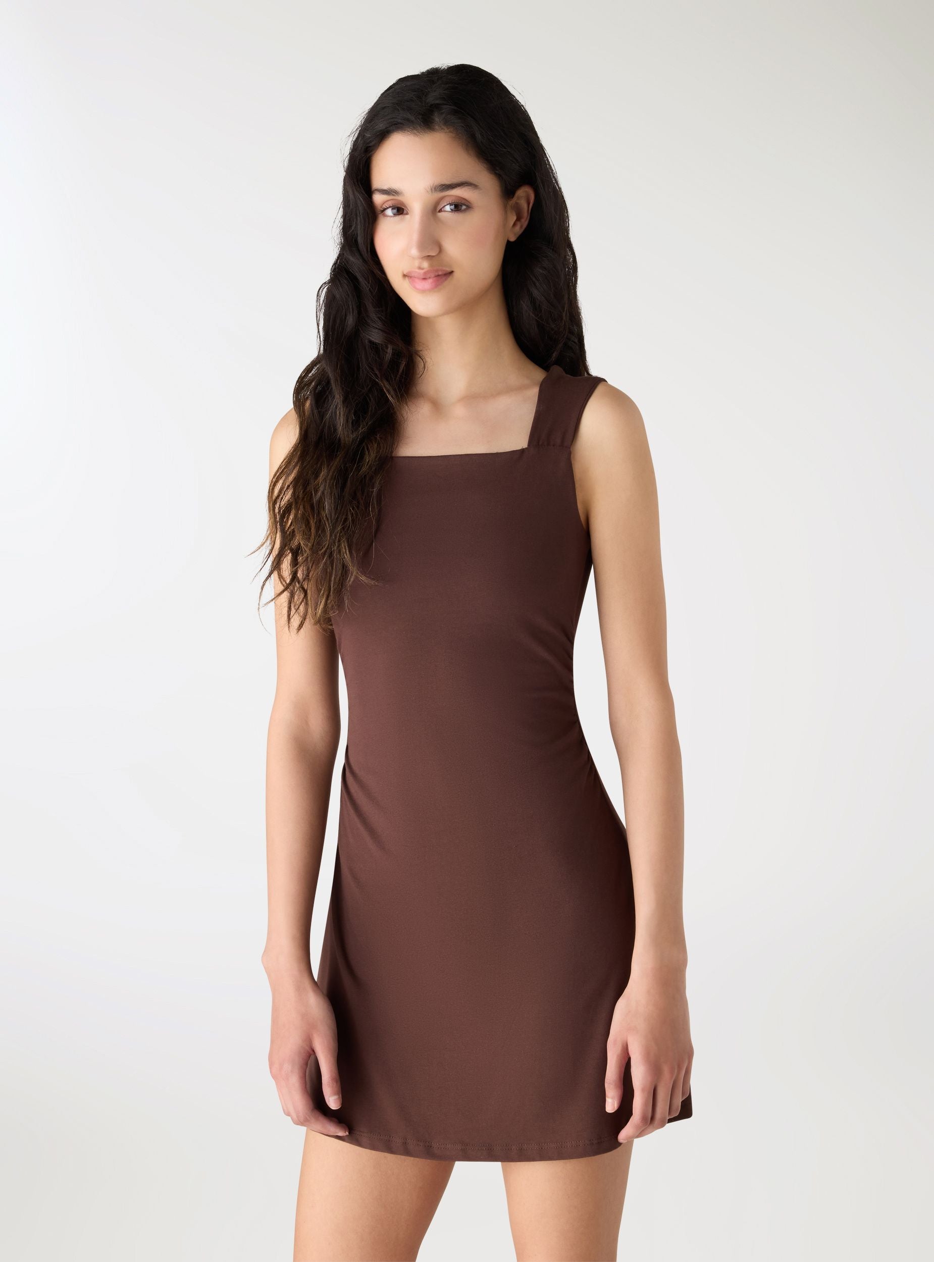 Vestito skater a tinta unita con arricciature - Gala Martínez