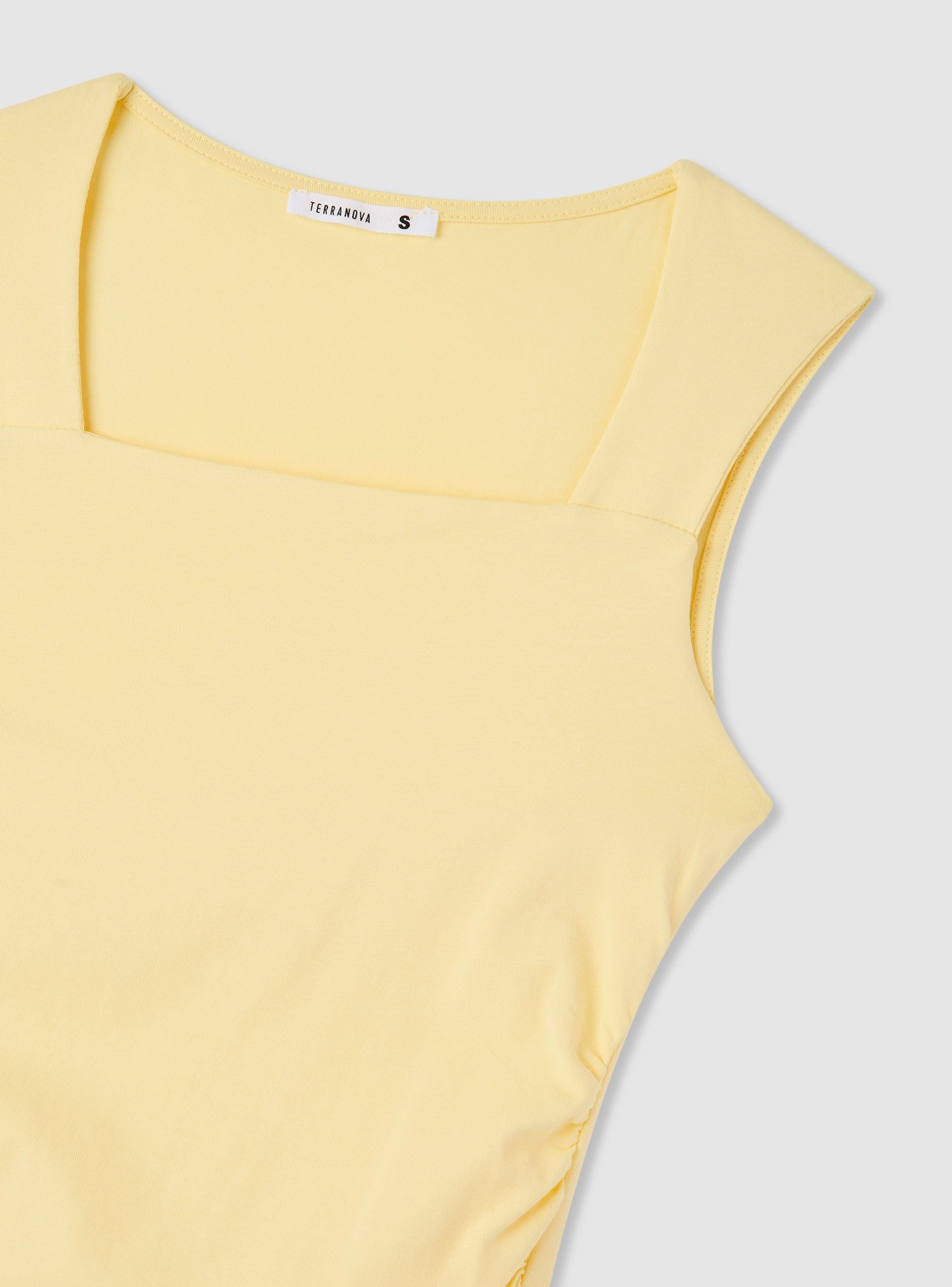 Vestido skater de Terranova, vestido de abito de tinta unita con arricciature y diseño ajustado en la parte superior.
