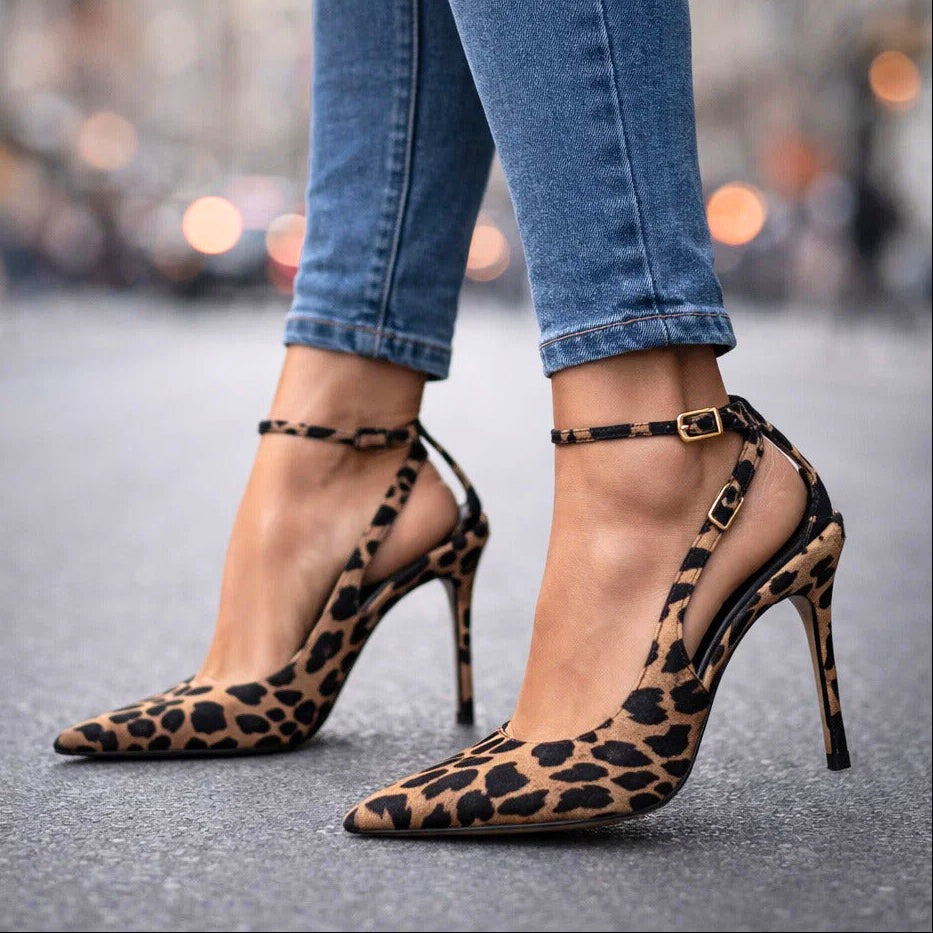 Tacones de mujer Natalia Voss de Atelier Vera Forma Milano, zapatos elegantes con tacón alto y diseño sofisticado.